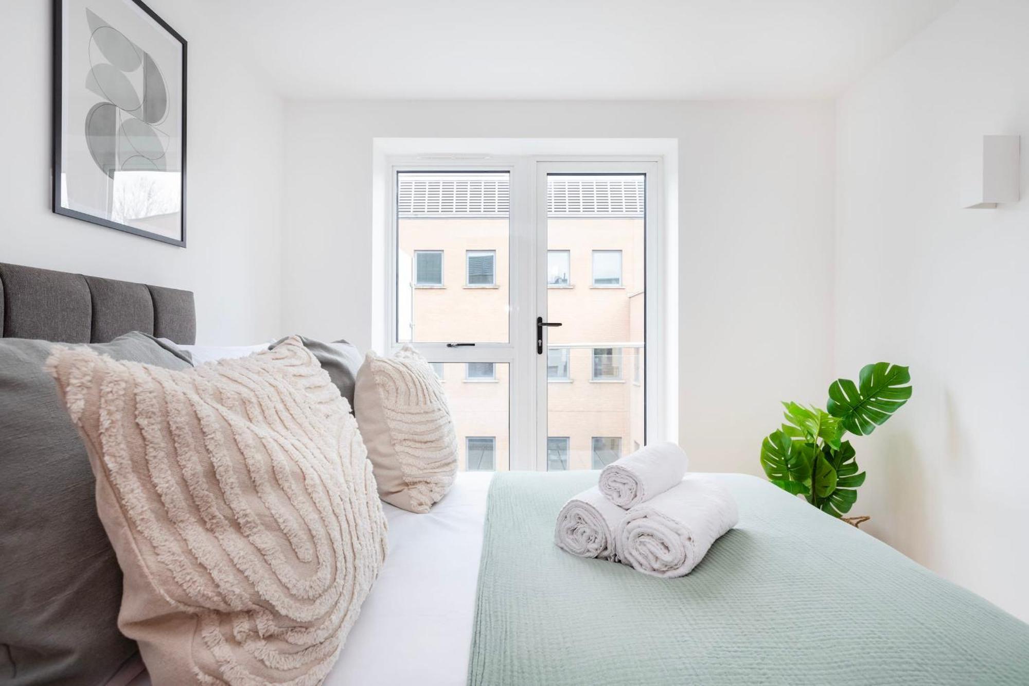 Fitzrovia & Soho - 2Br With Balcony - Cityapartmentstay Londra Esterno foto