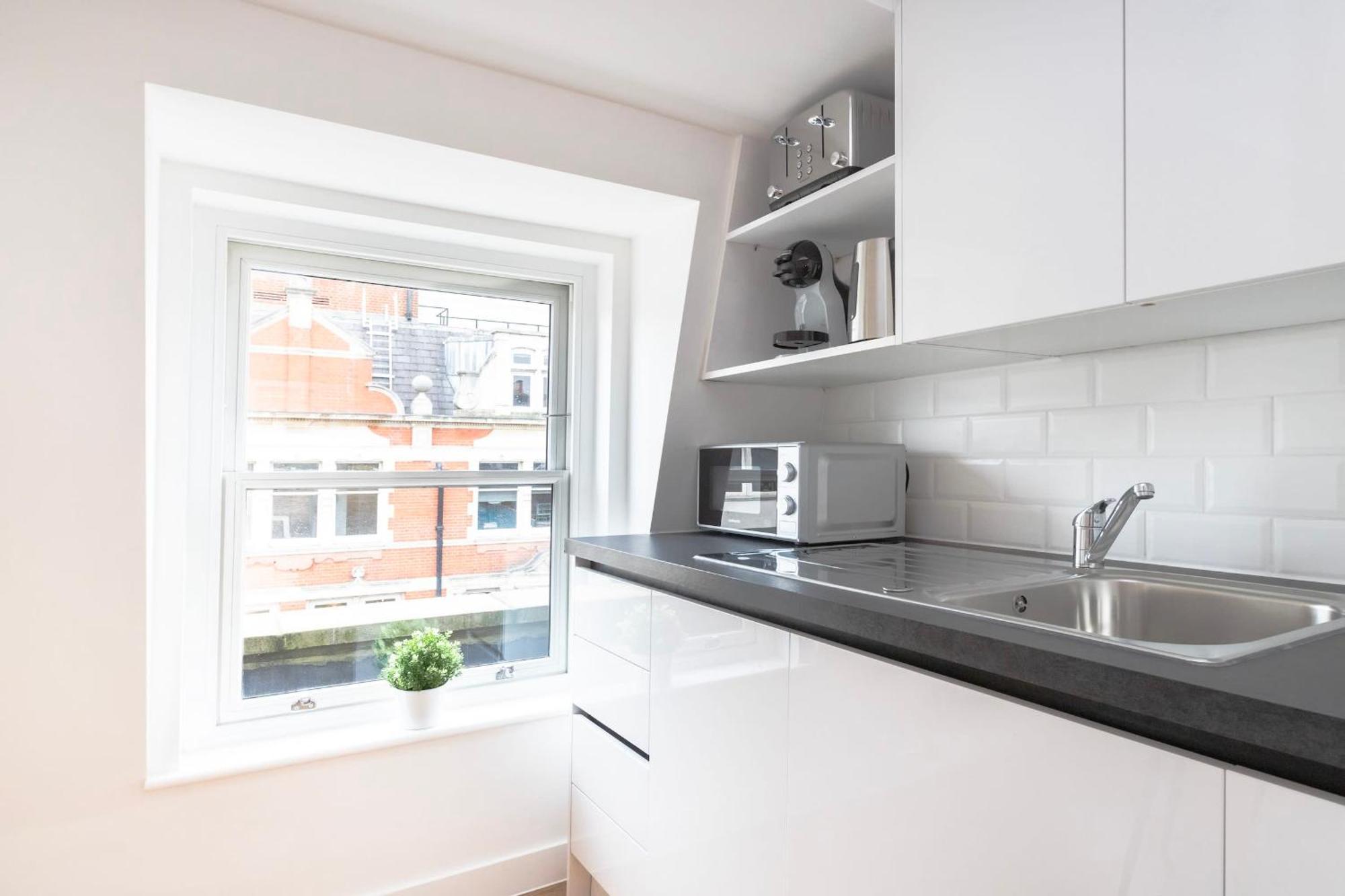 Fitzrovia & Soho - 2Br With Balcony - Cityapartmentstay Londra Esterno foto