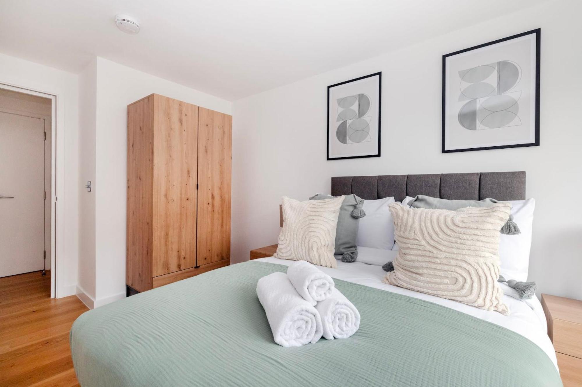 Fitzrovia & Soho - 2Br With Balcony - Cityapartmentstay Londra Esterno foto