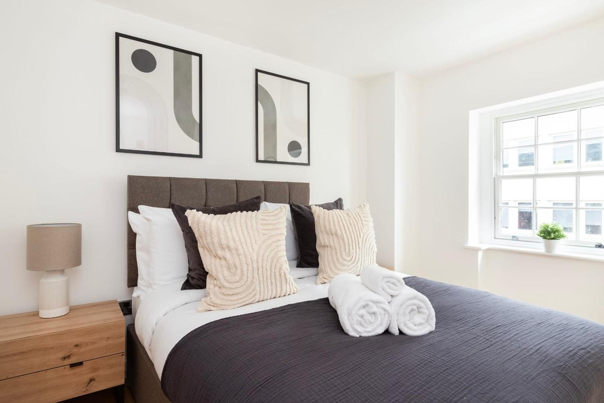Fitzrovia & Soho - 2Br With Balcony - Cityapartmentstay Londra Esterno foto