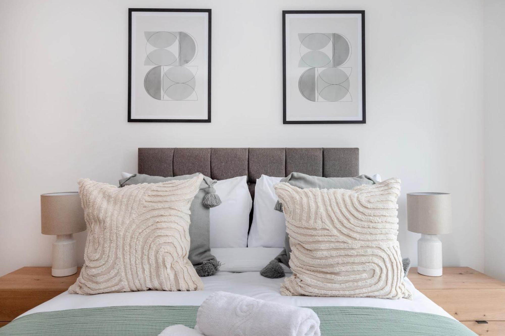 Fitzrovia & Soho - 2Br With Balcony - Cityapartmentstay Londra Esterno foto