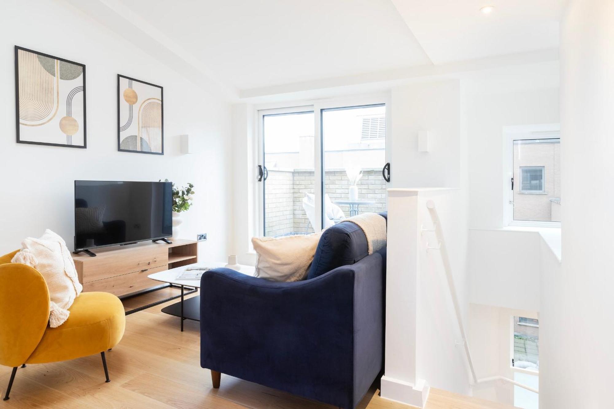 Fitzrovia & Soho - 2Br With Balcony - Cityapartmentstay Londra Esterno foto