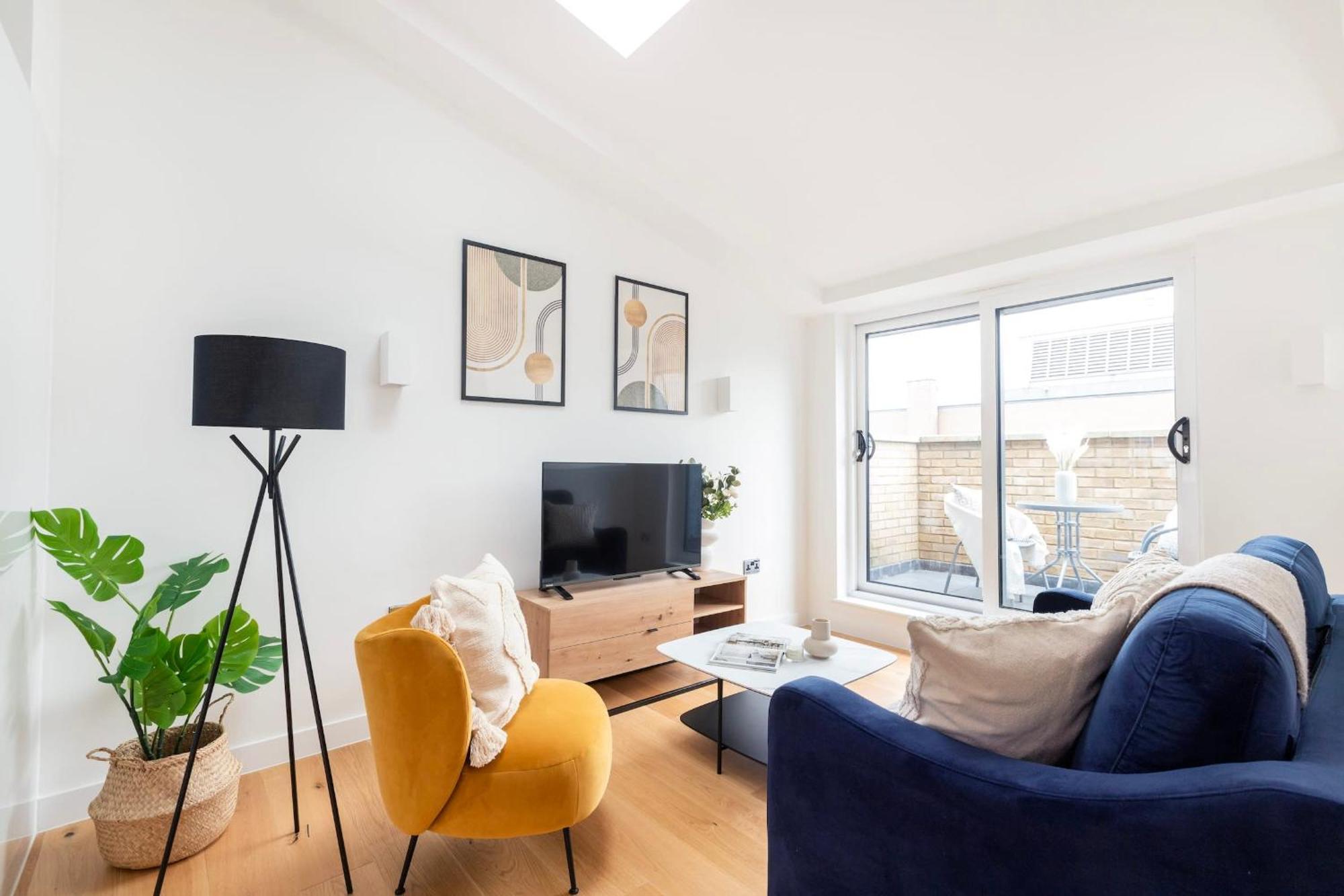 Fitzrovia & Soho - 2Br With Balcony - Cityapartmentstay Londra Esterno foto