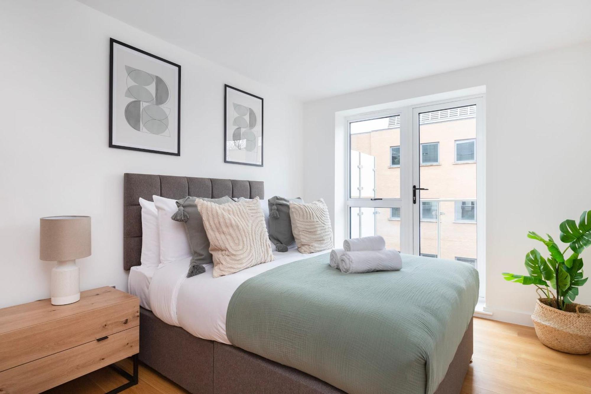 Fitzrovia & Soho - 2Br With Balcony - Cityapartmentstay Londra Esterno foto